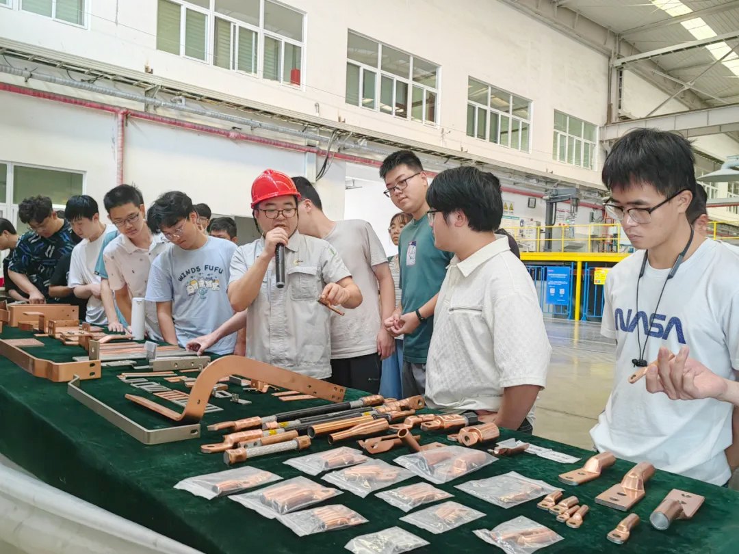 山東大學(xué)師生一行到孚信達(dá)參觀學(xué)習(xí)